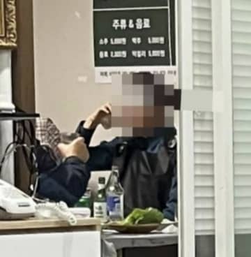 店の前にパトカーを止めて制服姿で飲酒？…警察「勤務中の飲酒はなかった」＝韓国