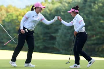 “チーム山田”が勝利目前ドロー 西郷真央＆古江彩佳が黒星／国別対抗戦 初日