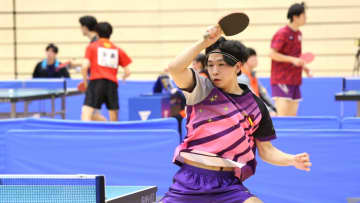 札幌大・名古屋幸希、中央大・赤尾飛市朗を下して3回戦進出＜卓球・全日学2025/男子シングルス2回戦②＞