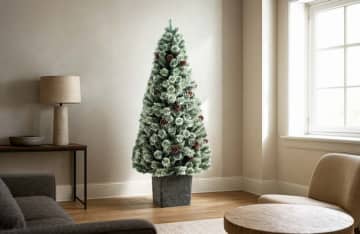 暮らしに溶け込む、北欧の風を感じるクリスマスツリーがタンスのゲンから
