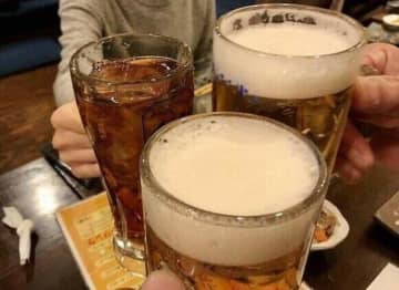 「ちょっと待ってよ」ネズミ獲りを手に悪ふざけ　居酒屋バイトの動画拡散に運営会社が謝罪「不衛生かつモラルに欠いた行為」