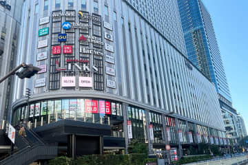 とにかく広すぎ…大阪の新ユニクロには何がある？ 国内最多のコーナーも