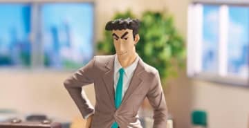 “昼メシの流儀”を持つデキる大人！「野原ひろし」がスーツ姿でプライズフィギュア化ーふたば幼稚園の“組長”こと「園長先生」も