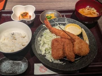 駅チカ穴場！【大阪で証明】女子会って、串カツでも成立します。