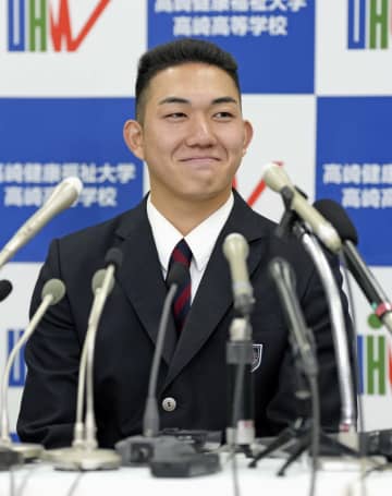 石垣元気「ほっとしている」　健大高崎の剛腕、ロッテが交渉権
