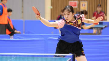 神戸松蔭大・山本真愛　昨年準Vの第1シード・青井さくら下しランク入り＜卓球・全日学2025/女子シングルス4回戦＞