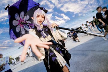 【コスプレ】美脚×黒ストッキングがまぶしすぎる！スレンダーな台湾美女の『ゼンゼロ』ビビアンはシルエットが見応え抜群【写真8枚】