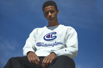 Champion、アーティスト・NAIJEL GRAPHとのコラボアイテムを発表 “いつもとはちょっと違った、ゆるい日に”