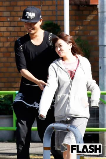 矢口真里との離婚から12年…元夫・中村昌也　ORANGE RANGEのボーカルYAMATOとバックハグ＆キス「何やってんの」ネット唖然