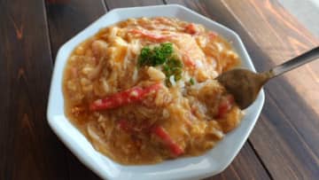 驚くほど簡単とろっふわっ！忙しい朝でも作れる「かにたま丼」
