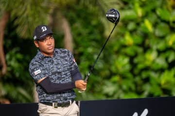 比嘉一貴が1打差2位発進 ダスティン・ジョンソン7位