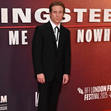 ジェレミー・アレン・ホワイト、『ボーン・イン・ザ・U.S.A』熱唱で声がつぶれる