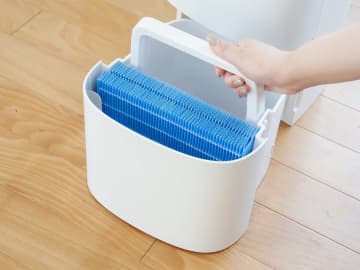 6.5Lタンクで9時間連続、小泉成器の『ハイブリット式加湿器』は内部乾燥で清潔さも進化