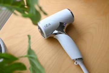 【家電レビュー】ドライヤーでもう疲れない! ReFaの小さくてパワフルな新作が便利だった