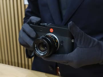 最新「ライカM EV1」の推奨ユーザーは？／写真家・佐藤健寿氏のファーストインプレッション