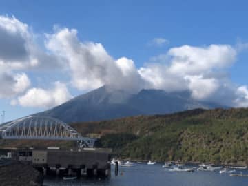 火山の噴火の仕組みはプロ野球の優勝祝勝会のビール掛けと同じ？驚くべき噴火の話！【地学の話】