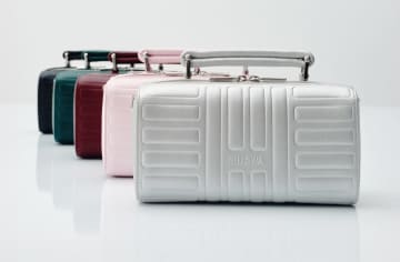 【RIMOWA】グルーブデザインを再解釈した初のレザーバッグコレクション全世界同時発売