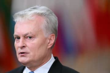 リトアニア大統領、ロシア戦闘機の自国領空侵犯を発表