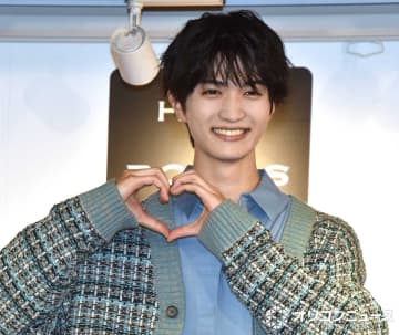 知念英和、憧れの存在は事務所の先輩　書籍の撮影でプチハプニング　久しぶりの地元・沖縄の海で「顔もびっしょびしょ」