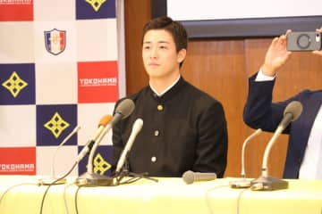 ドラ3指名も「あまり下手なことは言えない」　横浜エース、囲み取材の発言でさすがのプロ意識