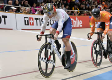 男子ケイリンで太田4位　世界自転車第2日