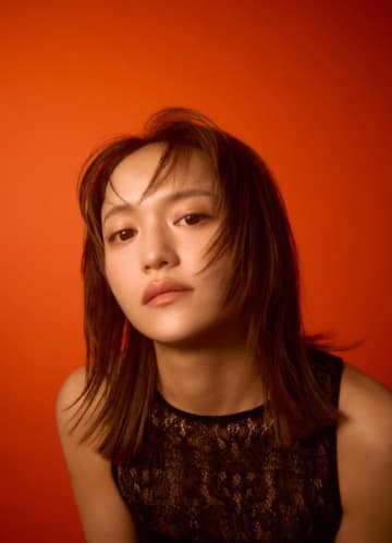 iri、ABEMA『ガールオアレディ シーズン2』と主題歌「CUBE」コラボレーションMV公開