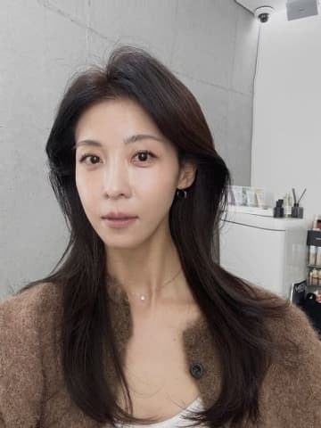 もうすぐ50歳？ “NHK韓流ドラマの女王”ハ・ジウォン、変わらぬ美貌で甘いメッセージ　「1023」の意味は【PHOTO】