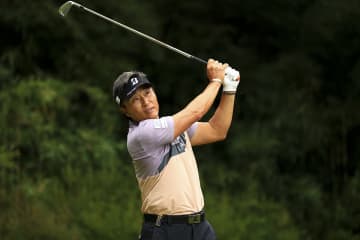 シニア賞金王争いは宮本勝昌が80万円リードで残り4戦 片山晋呉が5カ月ぶり復帰