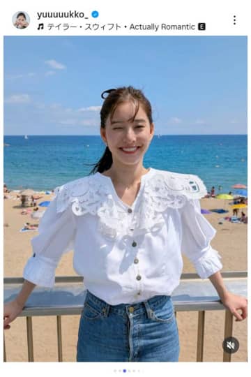 新木優子、ぴたぴたデニムのオフショットにファン騒然「たまらん」「足が長い」「スタイル良すぎ」