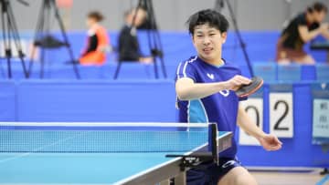 中央大・前出陸杜、前回王者・徳田幹太に勝利で8強入り＜卓球・全日学2025/男子シングルス5回戦＞