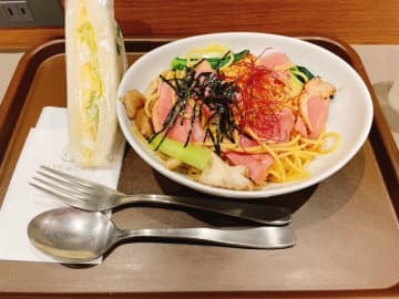 【カフェドクリエ】トリュフ香る合鴨と舞茸、秋を感じる贅沢パスタ