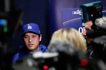 WS前日に大混乱、大谷翔平の取材で人が転落するハプニング　「オオタニは驚き…」異様な45分間
