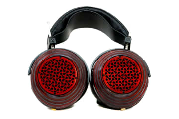 ZMF headphones、無垢材グリル採用の開放型セミポータブルヘッドホン「Bokeh Open」