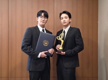 SEVENTEEN「大韓民国大衆文化芸術賞」で大統領表彰を受賞…入隊中のジョンハン＆ウォヌが出席
