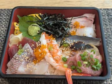 ​【銀座】8Fから絶景！ご褒美寿司ランチと絶品プリンの和モダン空間