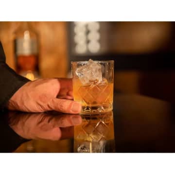 これじゃ“ぼっち”は増える一方…「モノンクル」「メンター」不在の深刻