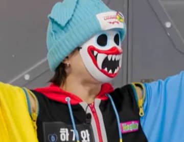 “謎の仮面”に衝撃！超絶テクニックを持つSNSで話題の日本人ドラマー、韓国人メンバーもホンモノに驚き！G-DRAGONも「いいね」をする注目人物