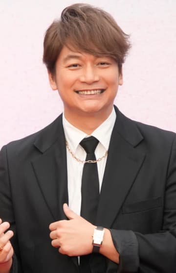 「誰！？」香取慎吾の別人級ショットにSNS沸く「え…地毛？？？」「伸びすぎでしょww」