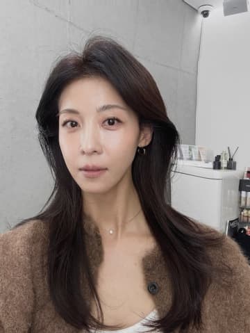 『奇皇后』女優ハ・ジウォン、“究極のフェイスライン”に目が釘付け！「秋の女神」【PHOTO】