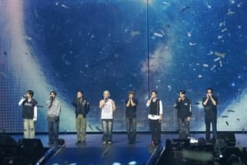 ATEEZ、見事な語学力も披露！日本ツアーが神戸でフィナーレ…デビュー7周年もサプライズ続々