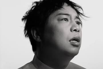 霜降り明星せいや、本名でアーティストデビュー　楽曲「オカンのLINE」MV公開