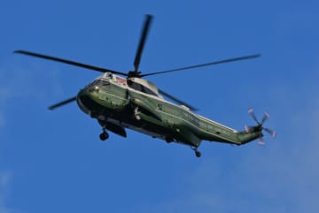 米海兵隊VH-3D「マリーン・ワン」が首都圏を飛行！ トランプ大統領訪日準備進む