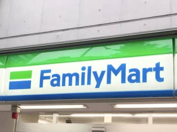 ポップなパケが可愛いーーッ♡【ファミマ】思わず手が伸びちゃう！「新作スイーツ・アイス」