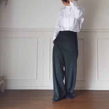 50代が素敵に見える！ 秋の白シャツコーデ7選