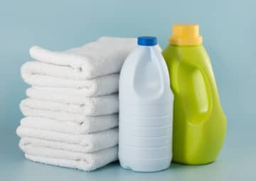 漂白剤の『粉末タイプ』『液体タイプ』どう違う？どちらを使うのがいいの？