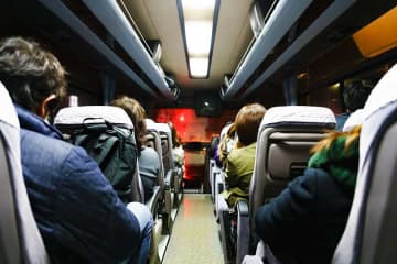 「速攻で車酔いした」　夜行バスで気をつけたいマナー違反　無意識にやってしまう迷惑行為とは