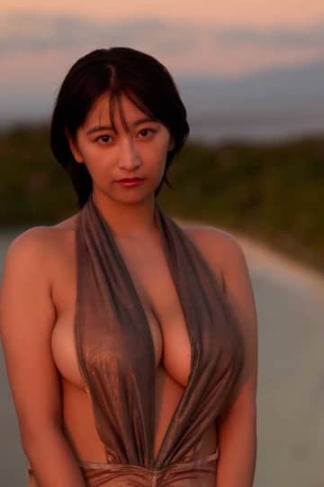 榎原依那、大人の魅力全開！待望の2nd写真集が12月に発売♡