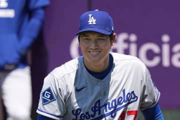 大谷球場入りに「デコ君も一緒」「デコピンだ！」　お披露目された私服が反響「欲しすぎる」