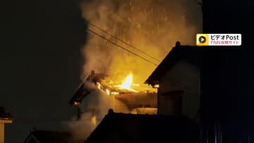 住宅の2階から出火か…年齢性別不明の遺体1人見つかる　千葉・柏市