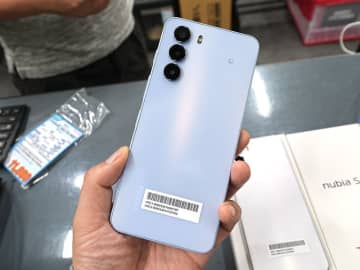 おサイフケータイ対応の5Gスマホが10,800円！未使用品セール